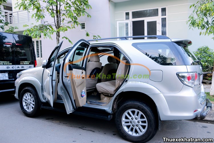 thuê xe ô tô đà nẵng giá rẻ